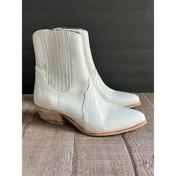 FREE PEOPLE New Frontier Chelsea Boots in Ivory patent leather 39 - Picture 2 of 8